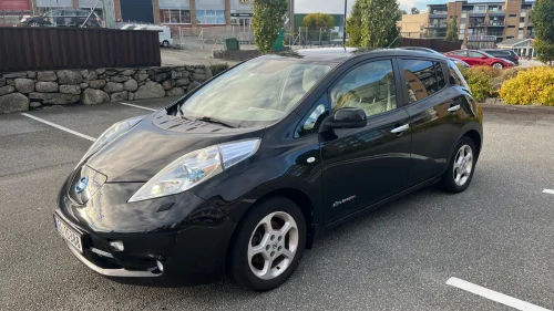 NISSAN LEAF
