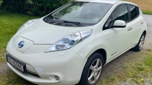 NISSAN LEAF