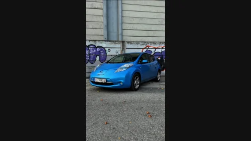 NISSAN LEAF