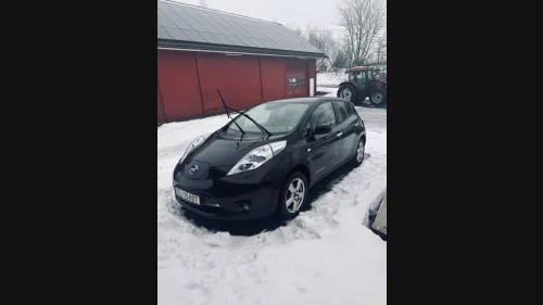 NISSAN LEAF