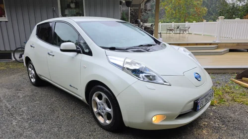 NISSAN LEAF
