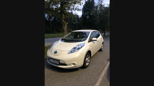 NISSAN LEAF