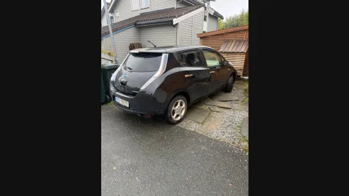 NISSAN LEAF
