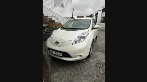 NISSAN LEAF
