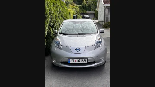 NISSAN LEAF