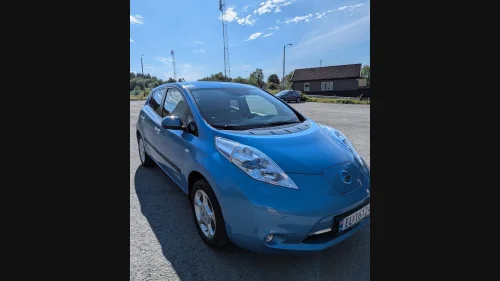 NISSAN LEAF