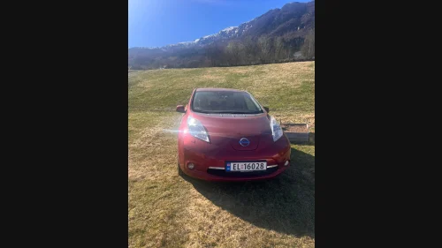 NISSAN LEAF
