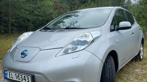 NISSAN LEAF