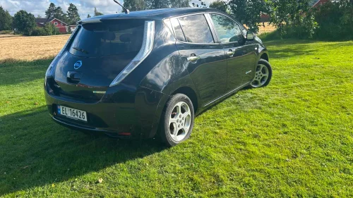 NISSAN LEAF