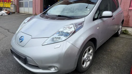 NISSAN LEAF 109HK 24KWH Acenta Navi R-kam Klima isofix AUX DAB+++