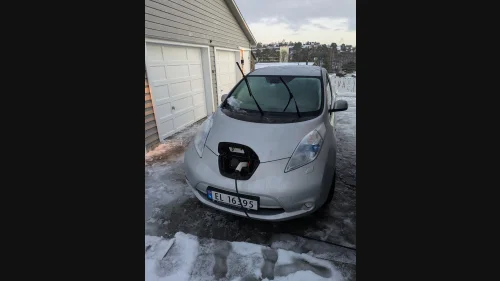 NISSAN LEAF