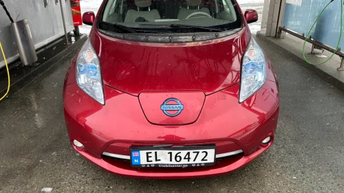 NISSAN LEAF