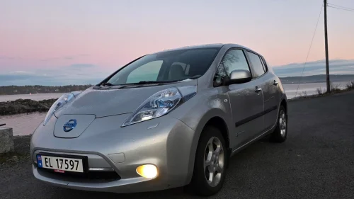 NISSAN LEAF
