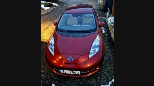 NISSAN LEAF