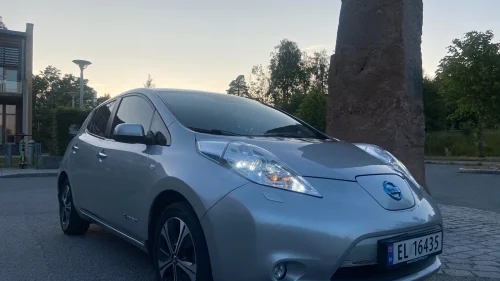 NISSAN LEAF KW 80 HK 109 Norsk bil navi Dab+ EU-OK