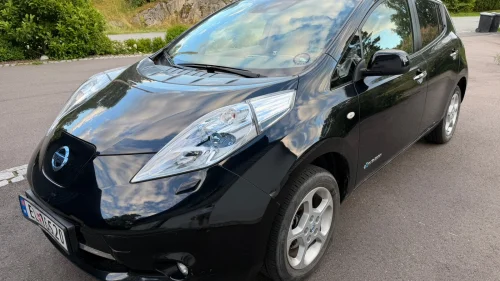 NISSAN LEAF