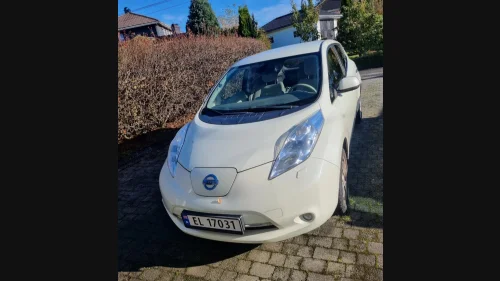 NISSAN LEAF
