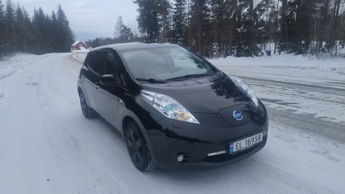 NISSAN LEAF