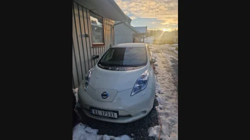 NISSAN LEAF