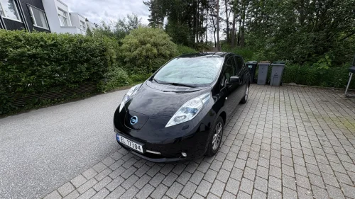 NISSAN LEAF