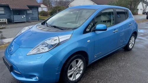 NISSAN LEAF