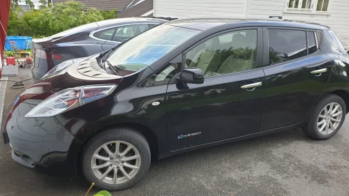 NISSAN LEAF