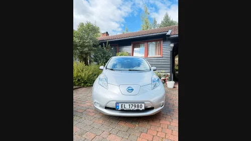 NISSAN LEAF