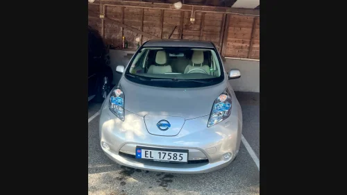 NISSAN LEAF