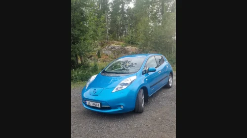 NISSAN LEAF