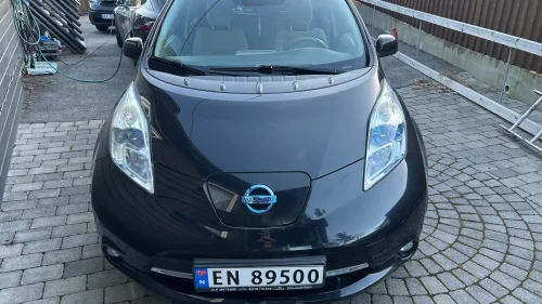 NISSAN LEAF