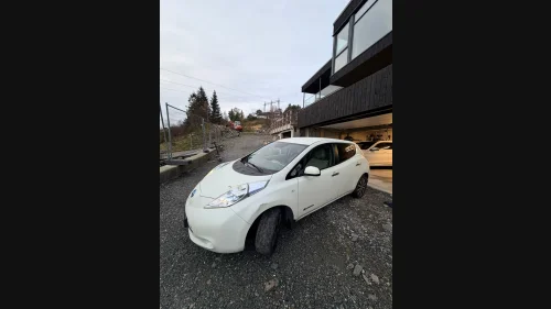NISSAN LEAF