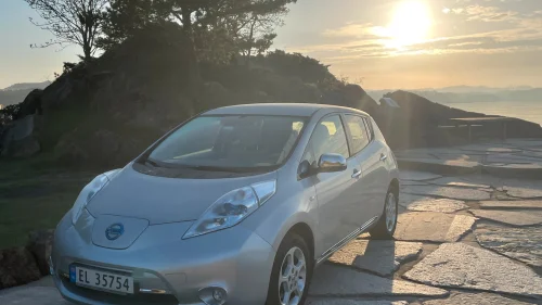 NISSAN LEAF