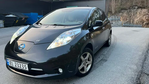 NISSAN LEAF