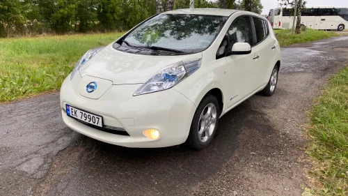 NISSAN LEAF