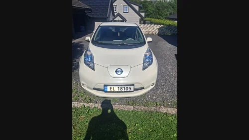 NISSAN LEAF