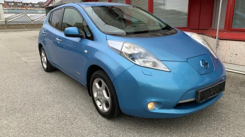 NISSAN LEAF