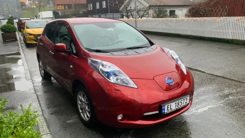 NISSAN LEAF