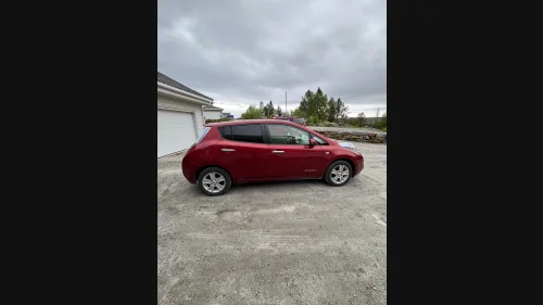NISSAN LEAF