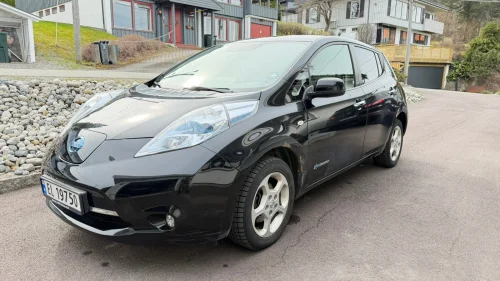 NISSAN LEAF