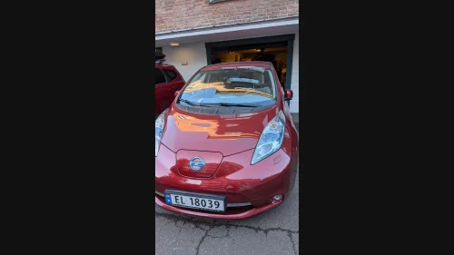 NISSAN LEAF