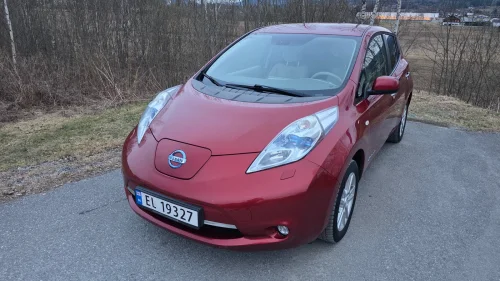 NISSAN LEAF