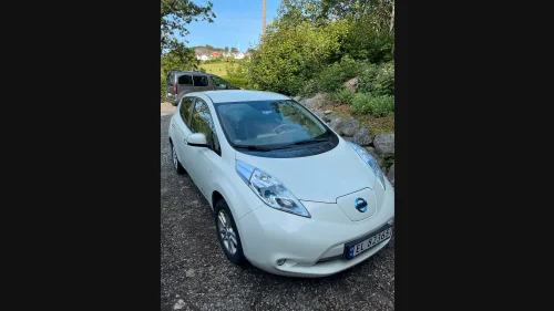 NISSAN LEAF