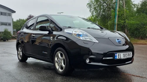 NISSAN LEAF