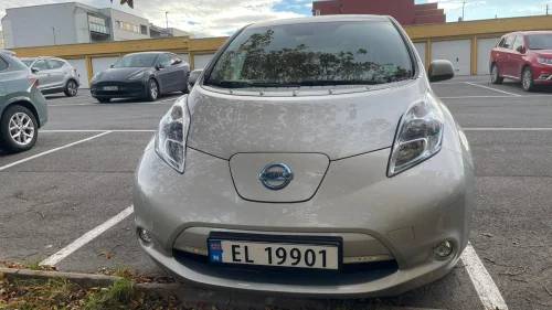 NISSAN LEAF
