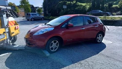 NISSAN LEAF