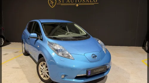 NISSAN LEAF 08.26/R-kamera/Isofix