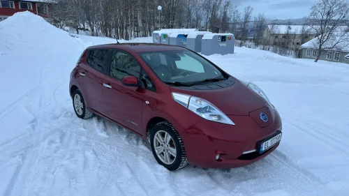 NISSAN LEAF