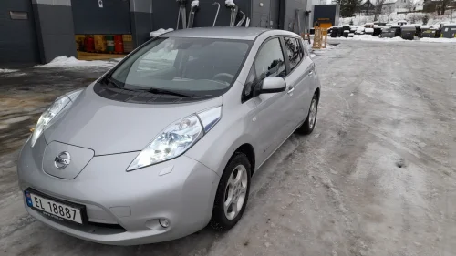 NISSAN LEAF