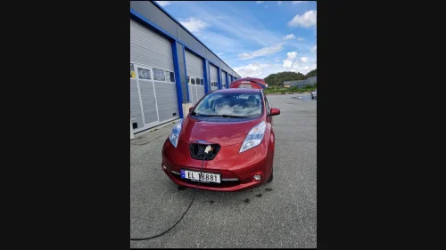NISSAN LEAF