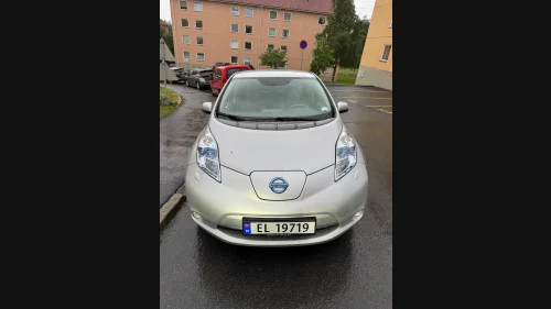 NISSAN LEAF
